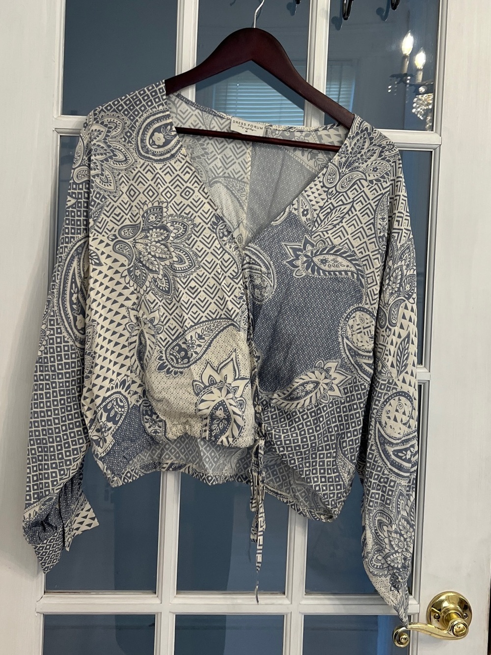 DRESS FORUM Women's Light Blue Paisley Print Long Sleeve Wrap Front Top Size M